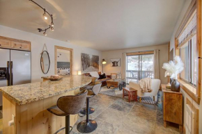 Pinetree Retreat - Hot Tub, Heated Pool & Sauna - 6 Min Walk to Lift & Dining Park City